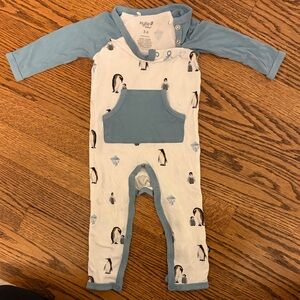 Kyte BABY Blue and White Penguin Snap Romper